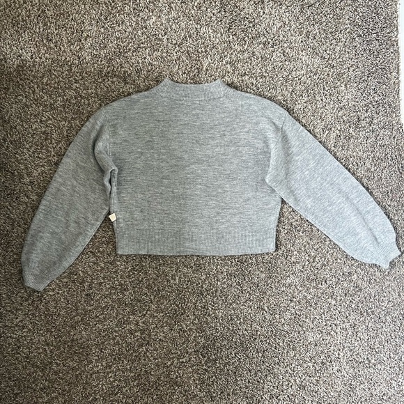 Kendall & Kylie Fuzzy Academia Gray Cropped Cardigan Sweater - Picture 4 of 6